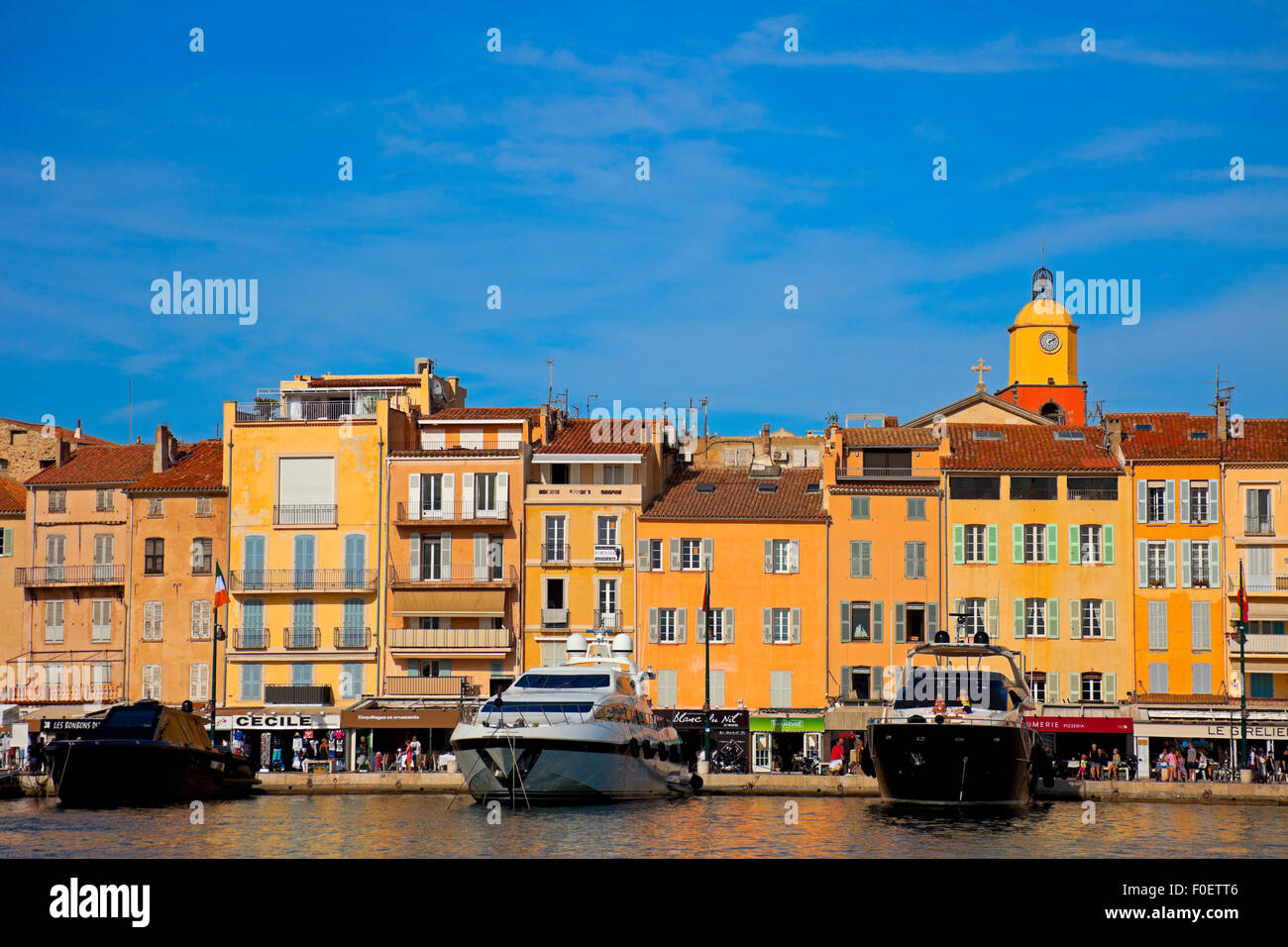 Le port de St Tropez avec port bateaux Var Provence-Alpes-Côte d'Azur région du sud-est Banque D'Images