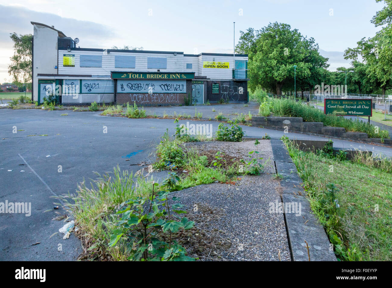 Fermés et barricadés. 60 pub construit la clôture, Nottingham, Angleterre, Royaume-Uni. Banque D'Images