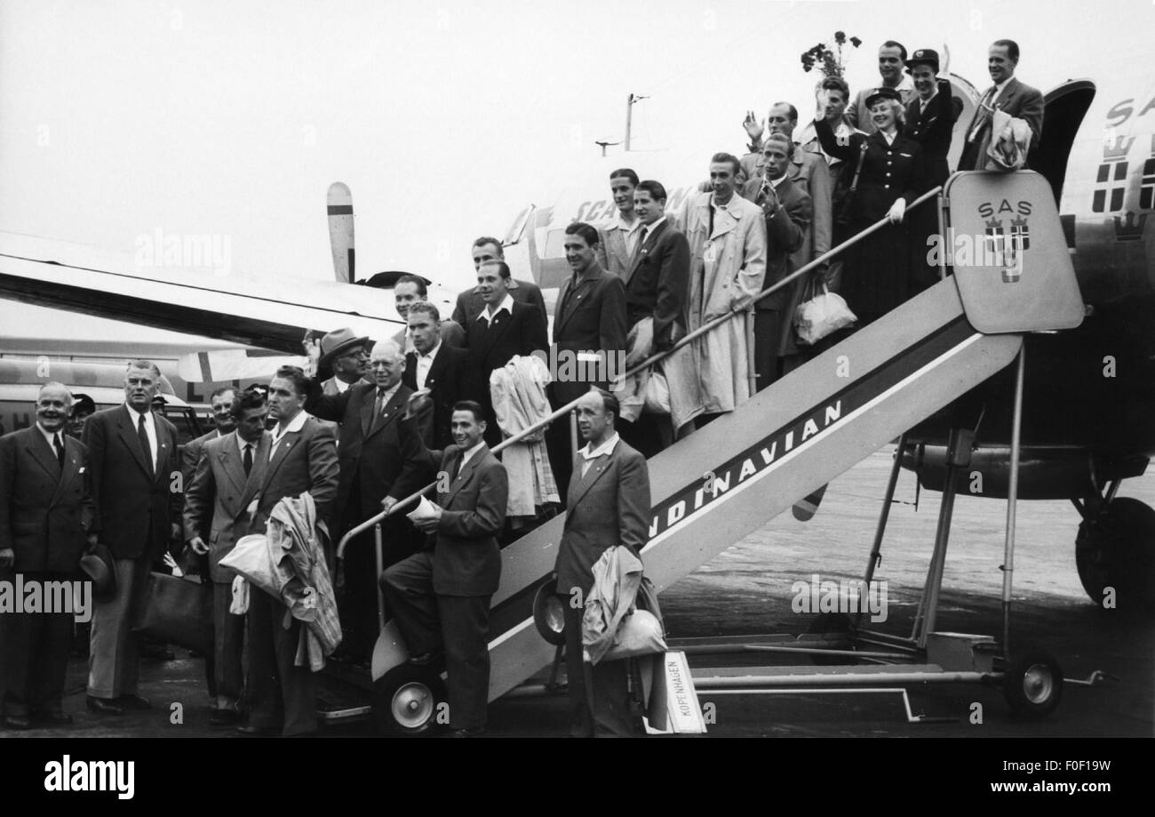 Transport / transport, aviation, retour de l'équipe nationale allemande de football du championnat du monde en Suède, 1958, droits supplémentaires-Clearences-non disponible Banque D'Images