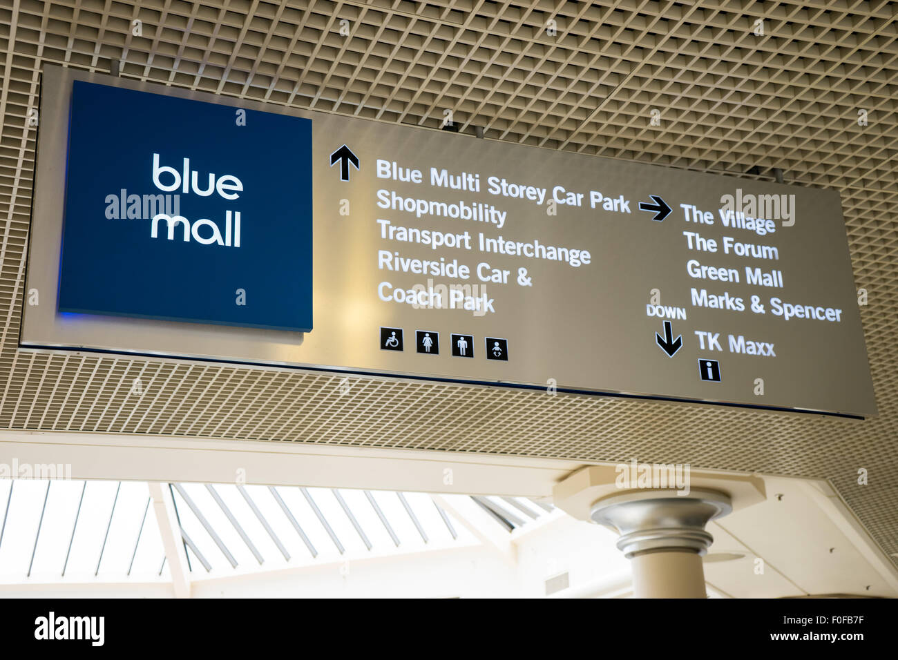 Inscrivez-vous pour le centre commercial de bleu dans l'Intu metrocentre, Gateshead. Connu sous le nom de Metro Centre sur la signalisation routière. Banque D'Images