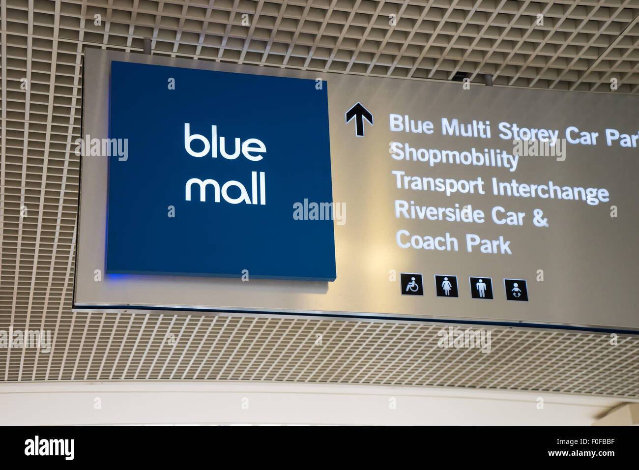 Inscrivez-vous pour le centre commercial de bleu dans l'Intu metrocentre, Gateshead. Connu sous le nom de Metro Centre sur la signalisation routière. Banque D'Images