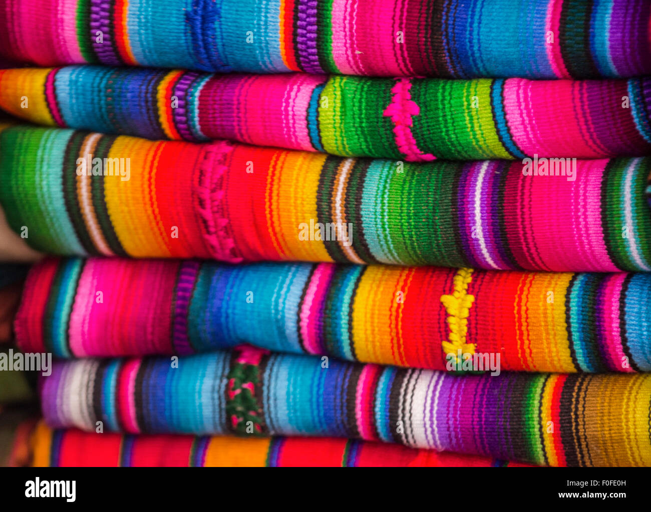 Couvertures maya créations textiles sur le marché de Chichicastenango au Guatemala Banque D'Images