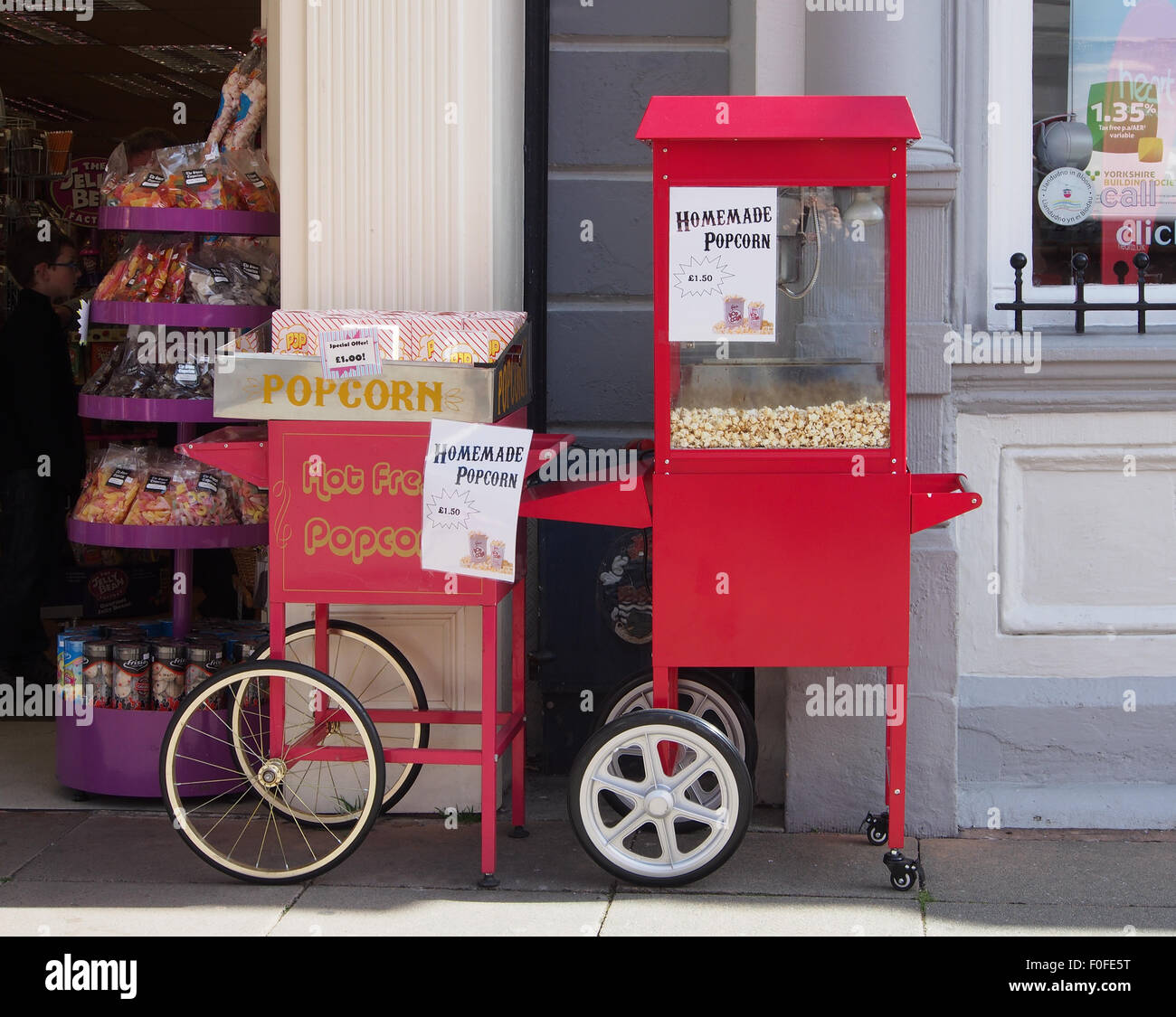 Machine à popcorn traditionnel à Llandudno, au Pays de Galles. Banque D'Images