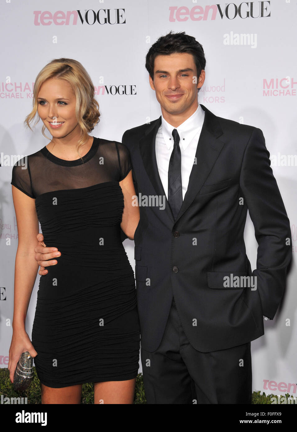 LOS ANGELES, CA - 1 octobre 2010 : Adam Gregory & femme Sperry Sheridan à la 8e édition du Teen Vogue Young Hollywood Party en partenariat avec Michael Kors au Paramount Studios, Hollywood. Banque D'Images