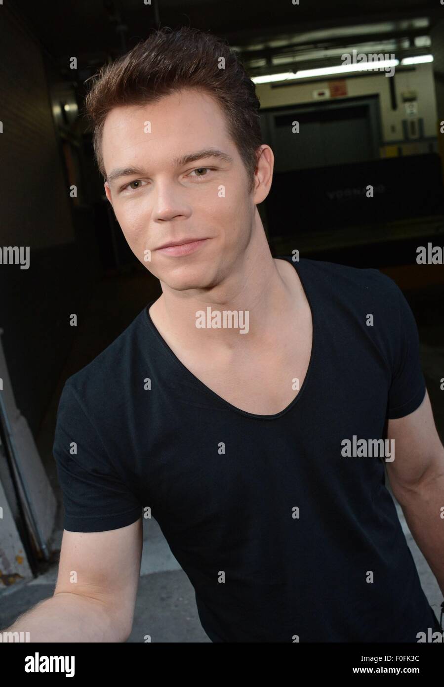 New York, NY, USA. Août 14, 2015. Tokio Hotel : Georg Listing dehors et environ pour la célébrité Candids - FRI, New York, NY, le 14 août 2015. Credit : Derek Storm/Everett Collection/Alamy Live News Banque D'Images