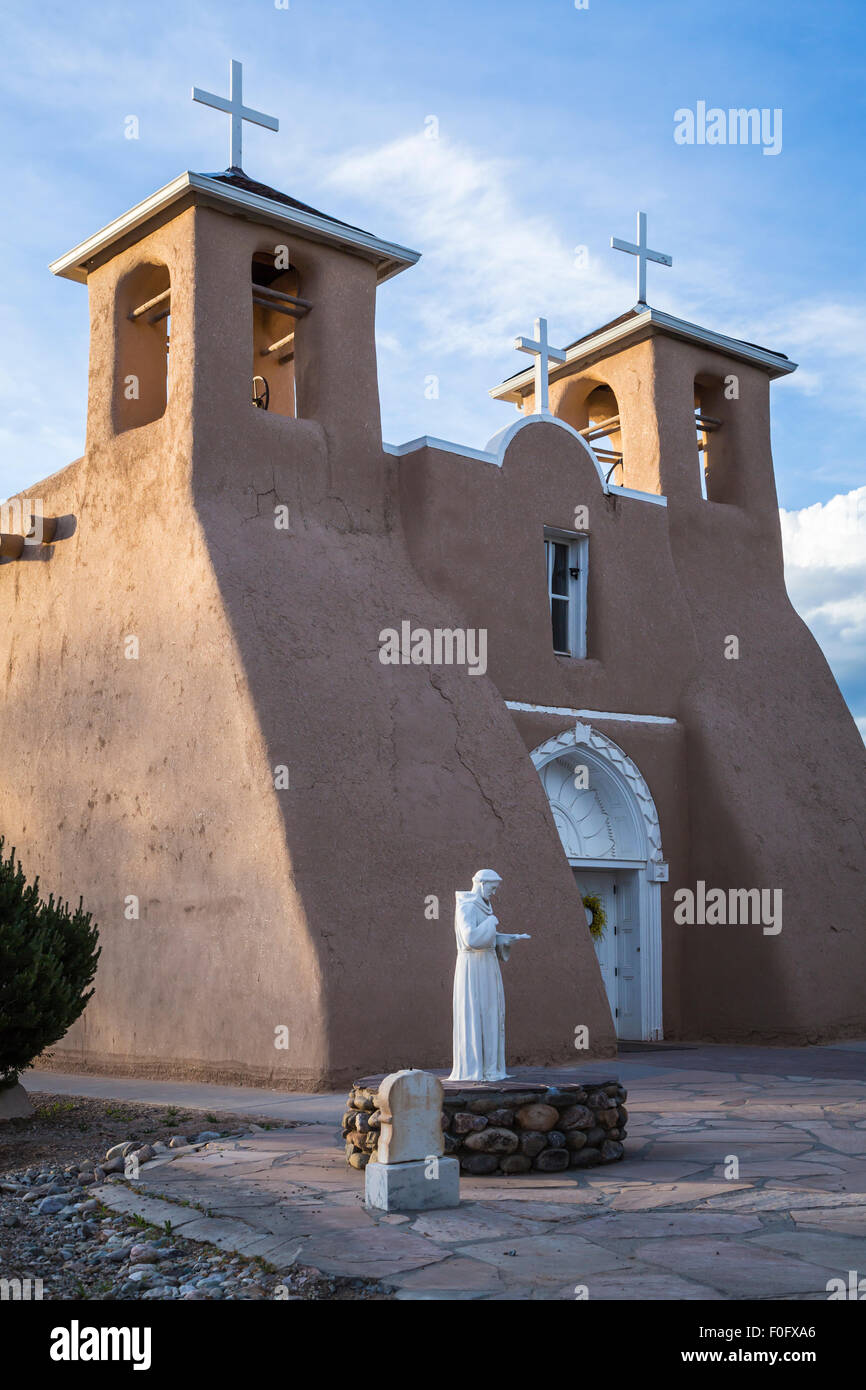 La Mission San Francisco de Asís à Rancho de Taos, Nouveau Mexique, USA. Banque D'Images