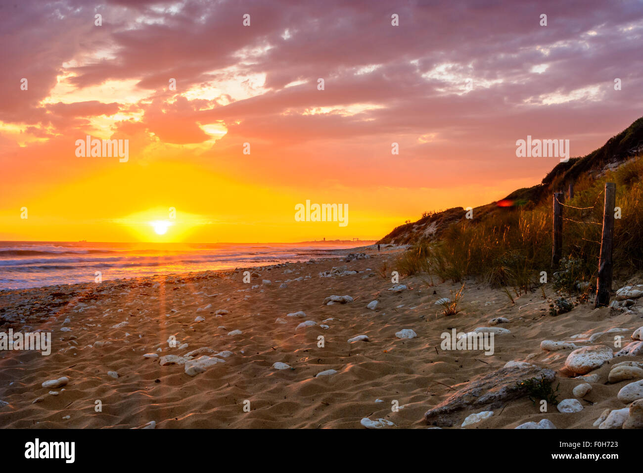 Ile d'Oleron,France coucher du soleil sur la plage, Charente Maritime Photo  Stock - Alamy