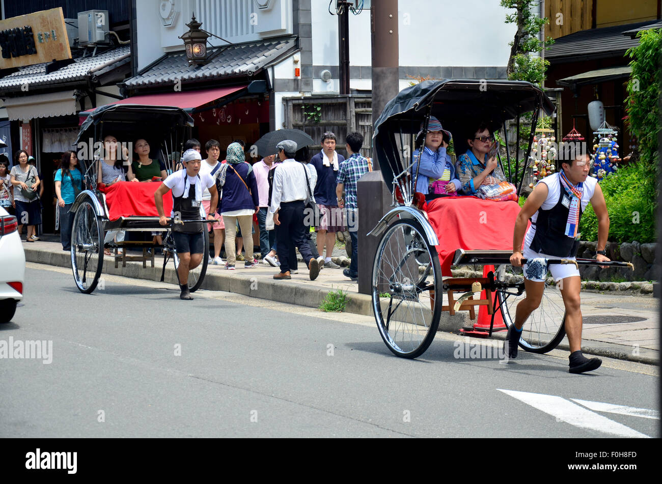 Traveler utiliser rickshaw pour tour de ville arashiyama, le 12 juillet 2015 à Kyoto, Japon Banque D'Images