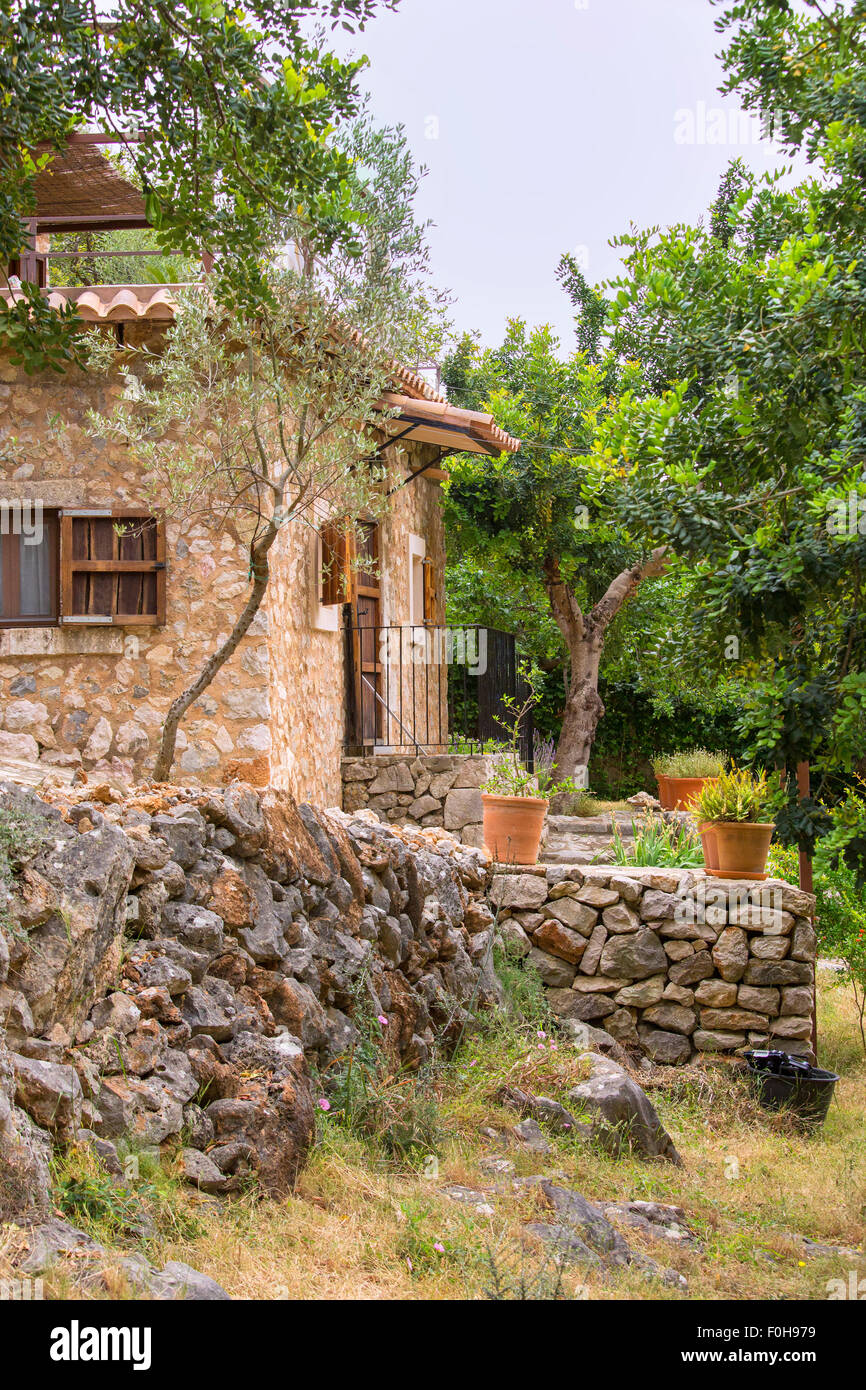 Superbe maison en pierre avec jardin en Espagne Banque D'Images