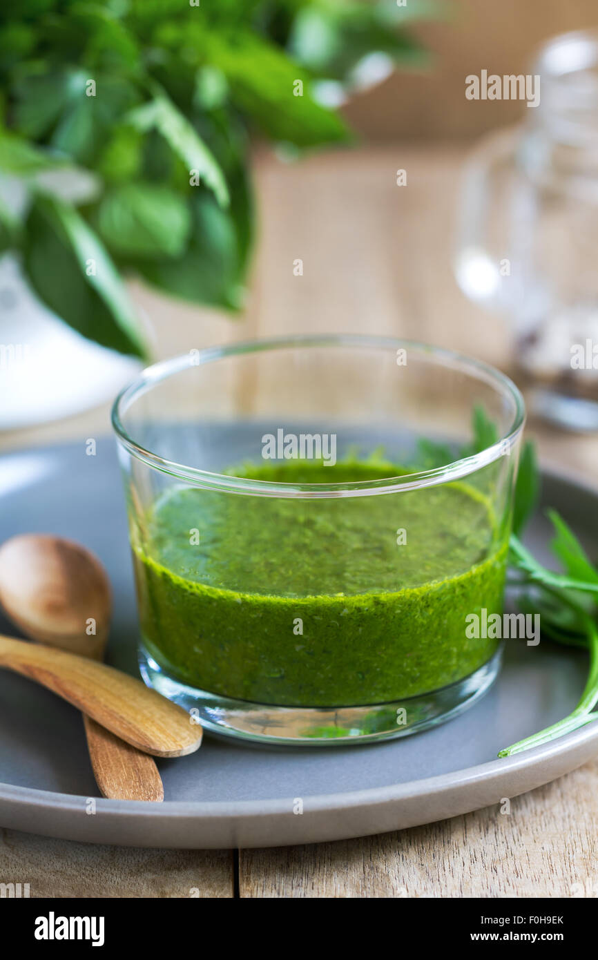 Des herbes mix salsa verde Banque D'Images