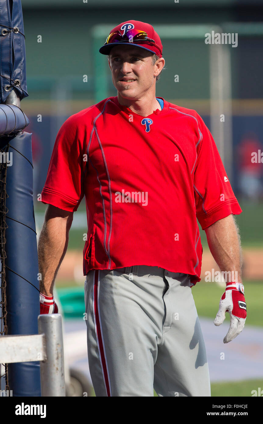 Milwaukee, WI, USA. Août 15, 2015. tPhiladelphia le deuxième but des Phillies Chase Utley # 26 avant le match de la Ligue Majeure de Baseball entre les Milwaukee Brewers et les Phillies de Philadelphie au Miller Park de Milwaukee, WI. John Fisher/CSM/Alamy Live News Banque D'Images