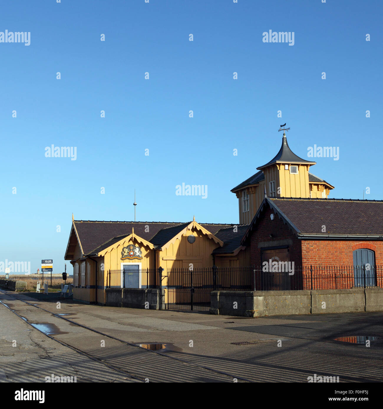 L'embarcation de sauvetage bénévole de recherche et siège à South Shields , en Angleterre. Le siège se trouve au bord de la rivière Tyne. Banque D'Images