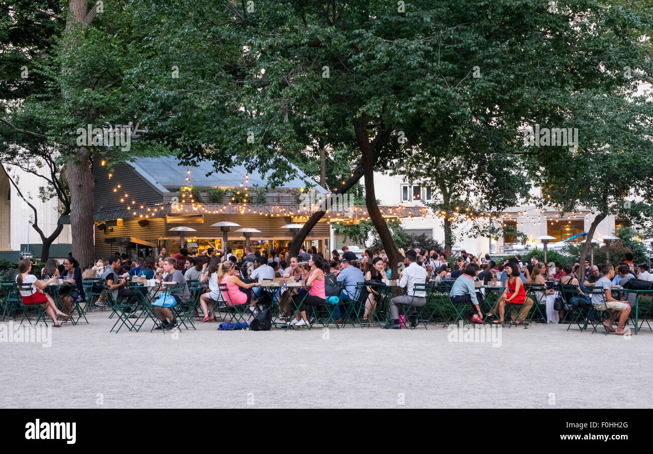 Le shake Shack original dans le Madison Square Park à Manhattan à New York Banque D'Images