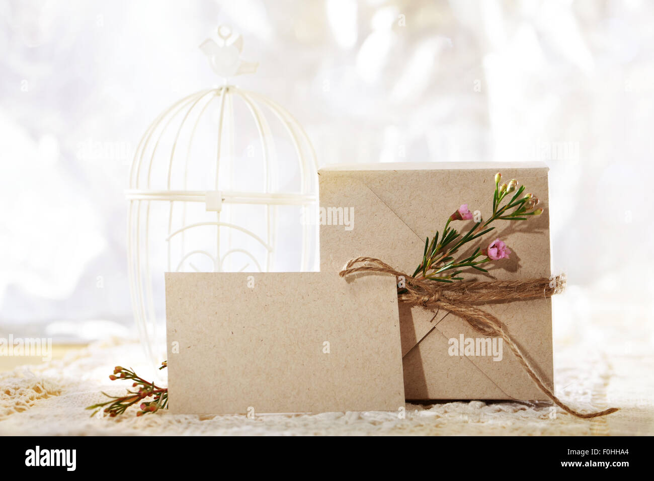 Hand Crafted card stock présent fort et carte de souhaits Banque D'Images