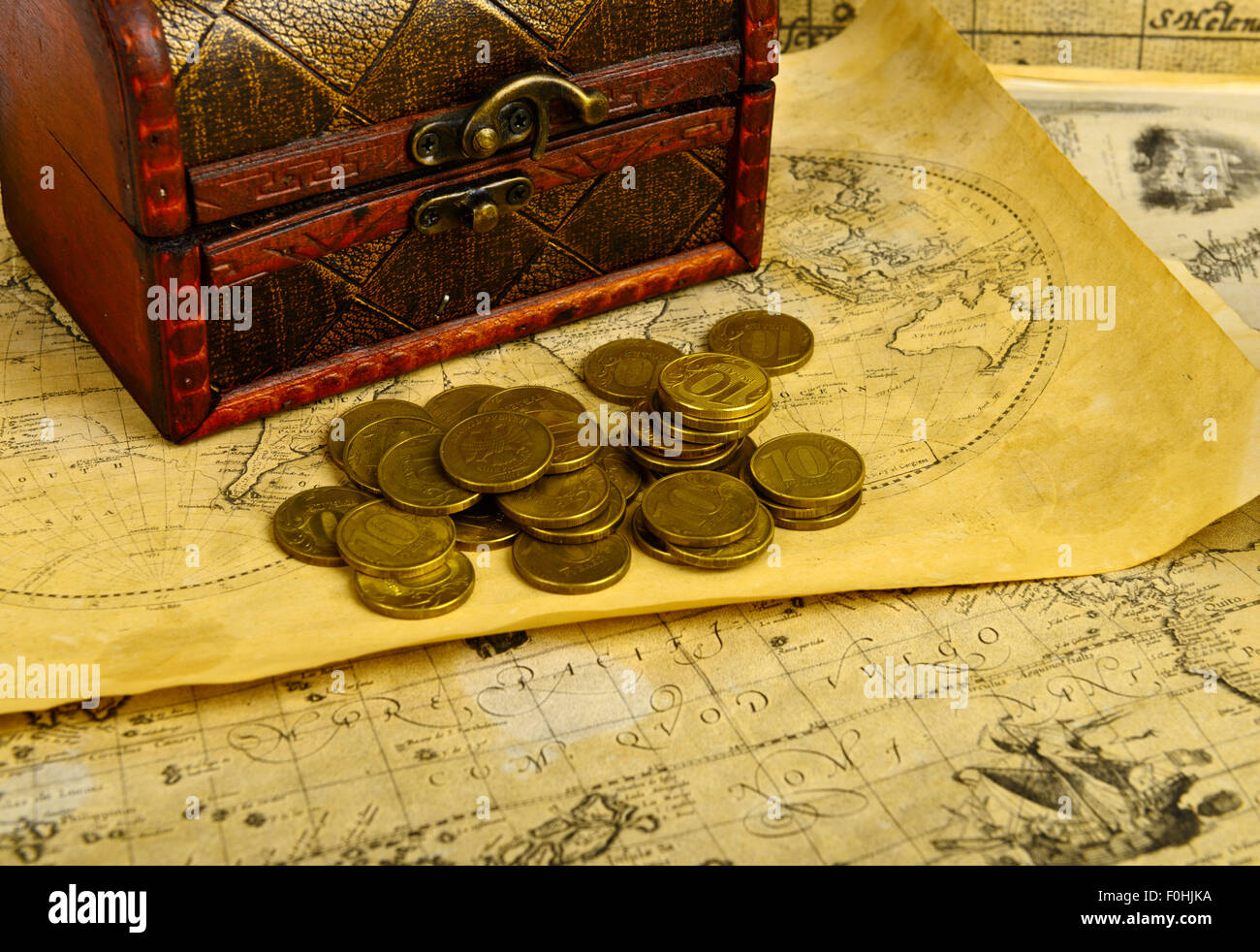 Carte au Trésor, à la poitrine et des pièces Banque D'Images