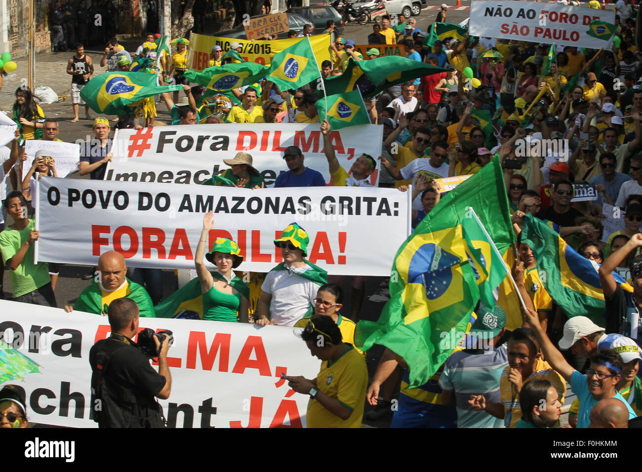 Manaus, Brésil. 16 août, 2015. Manifestação contra o Governo da presidete Dilma Rousseff e o pt, realizado na Praça do Congresso, centro histórico de Manaus. (Foto : Danilo Mello/Foto Amazonas) Manaus, Brésil. 16 août, 2015. Manifestation contre le presidete gouvernement Dilma Rousseff, et le PT, tenue en place du Congrès, le centre historique de Salvador. (Photo : Danilo Mello / Amazonas) photo credit : Danilo Mello/Alamy Live News Banque D'Images