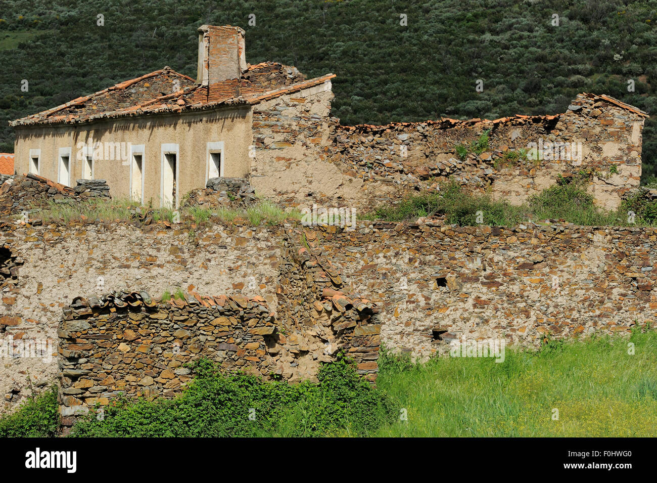 Les bâtiments abandonnés - l'abandon des terres à Vegas de Domingo Rey, village de la région de Salamanque, Castille et Leon, Espagne, Mai 2011 Banque D'Images