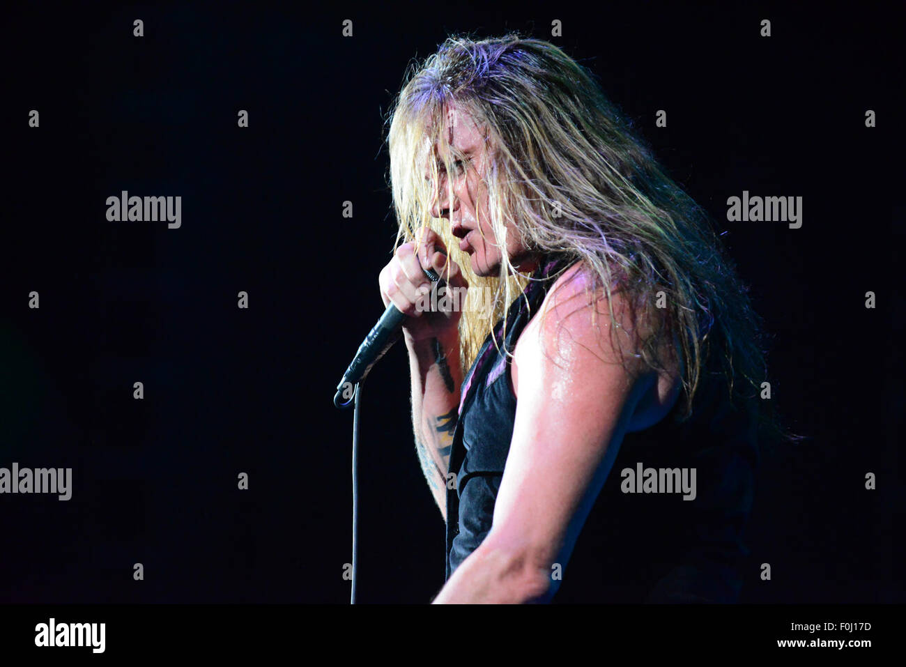 Irvine, CA, USA. Août 16, 2015. Musicien - Sebastian BACH sur scène à Riverside Theater Live 2015 Irvine Meadows, Irvine, CA, USA, 15 août 2015.L'image de crédit cr Scott Mitchell/ZUMA Press © Scott Mitchell/ZUMA/Alamy Fil Live News Banque D'Images
