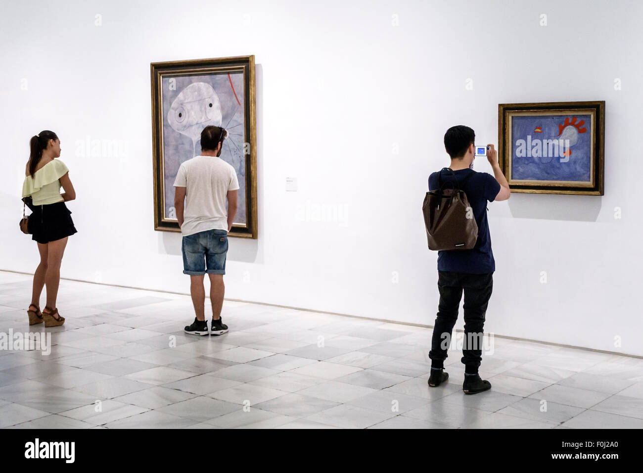 Madrid Espagne,Europe,Espagnol,Hispanique,Centro,Atocha,Calle de Santa Isabel,Museo Nacional Centro de Ar Banque D'Images