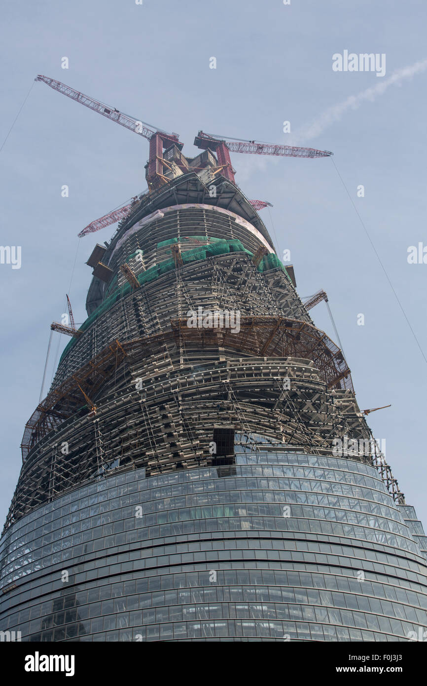 Gratte-ciel en construction à Shanghai, Chine. Shanghai est la plus grande ville par la population dans le monde avec 24 millions de dollars. Banque D'Images