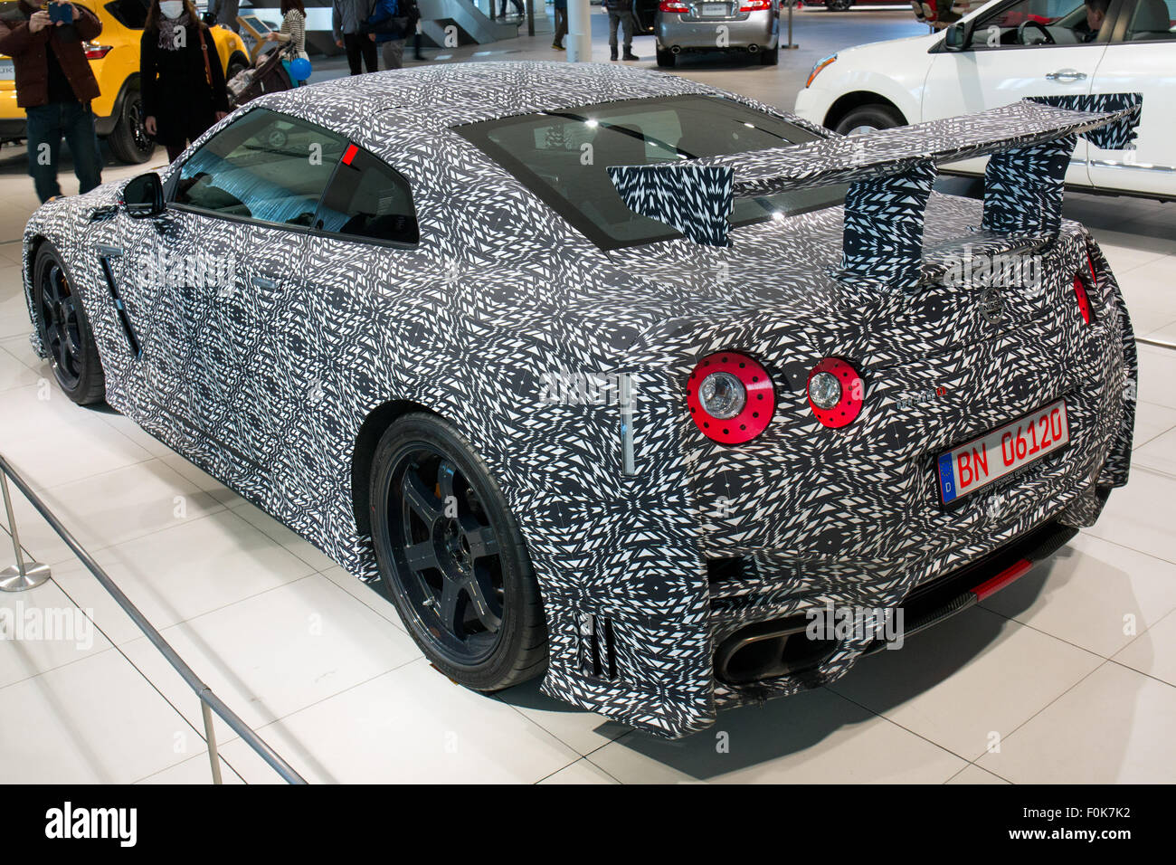 Nissan GT-R Nismo N'attaque arrière-gauche Paquet Nissan 2015 Galerie Siège Mondial Banque D'Images