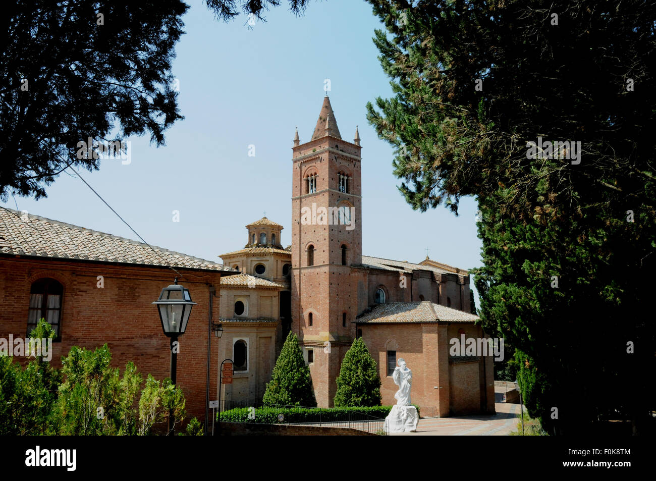 L'Abbazia di Monte Oliveto Maggiore, au sud de Sienne, est situé dans une belle campagne au sud-est de la ville. Banque D'Images