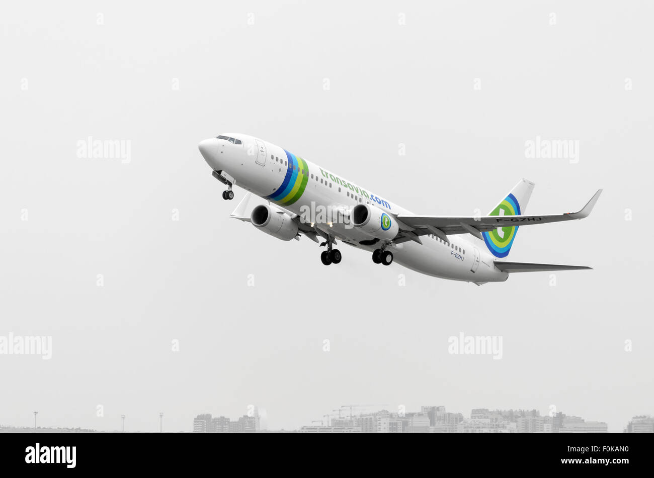 -Avions Boeing 737-86J-, -d- Transavia France, la compagnie aérienne est de décoller de l'aéroport- -Adolfo Suarez. Banque D'Images