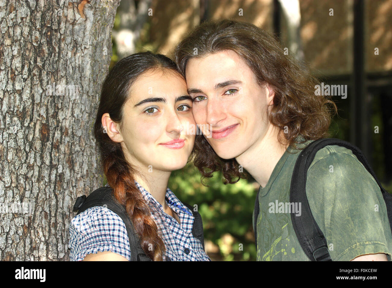 Young college students on campus Banque D'Images