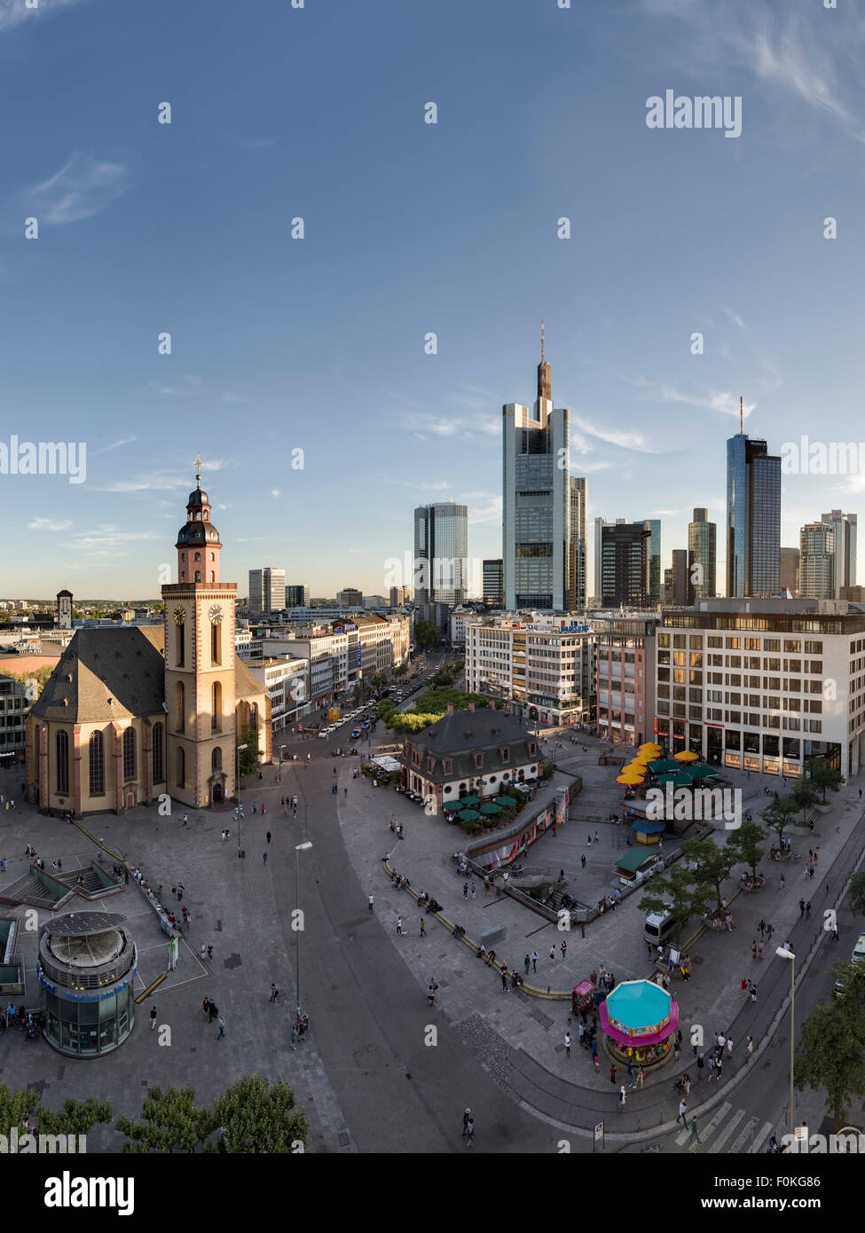 Allemagne, Hesse, Francfort, Skyline avec Financial District Banque D'Images