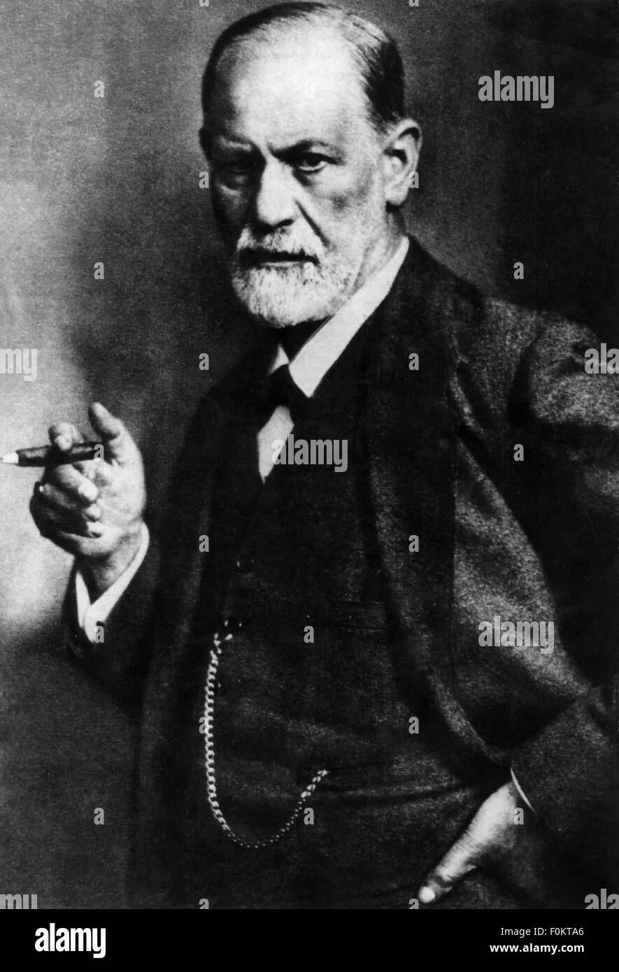 Freud, Sigmund, 6.5.1856 - 23.9.1939, médecin autrichien, demi-longueur, cigare, 1921, Banque D'Images