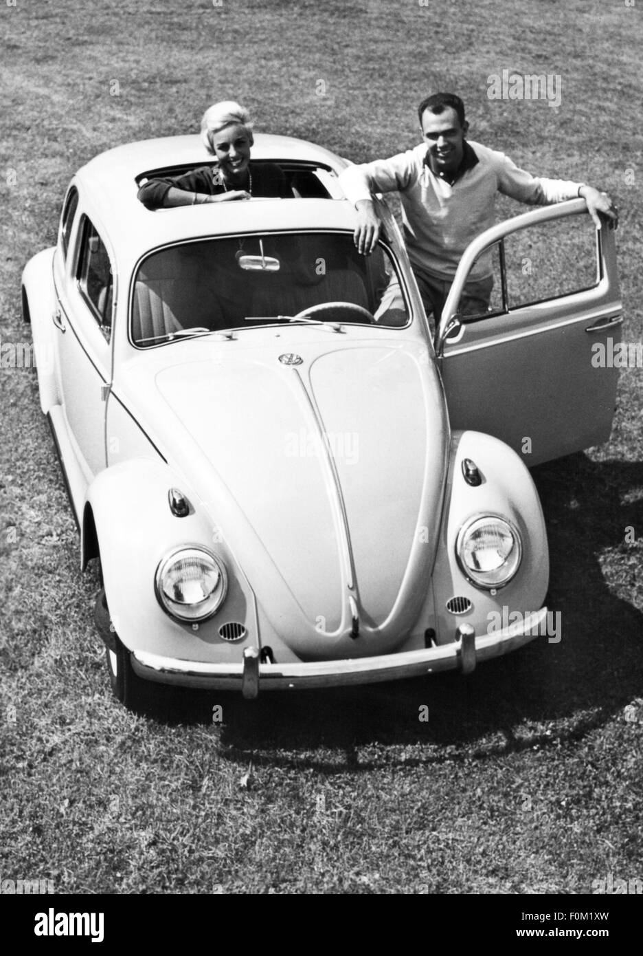 Transport / transport, voiture, variantes de véhicule, Volkswagen, VW scarabée avec toit solaire, années 1960, droits supplémentaires-Clearences-non disponible Banque D'Images