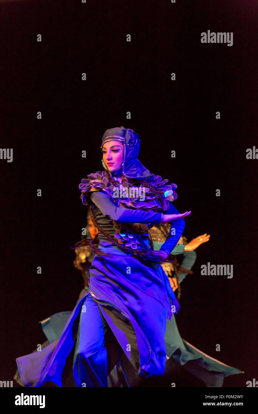 Ballet national de Géorgie à l'exécution de pyramides, Le Caire, Egypte Banque D'Images