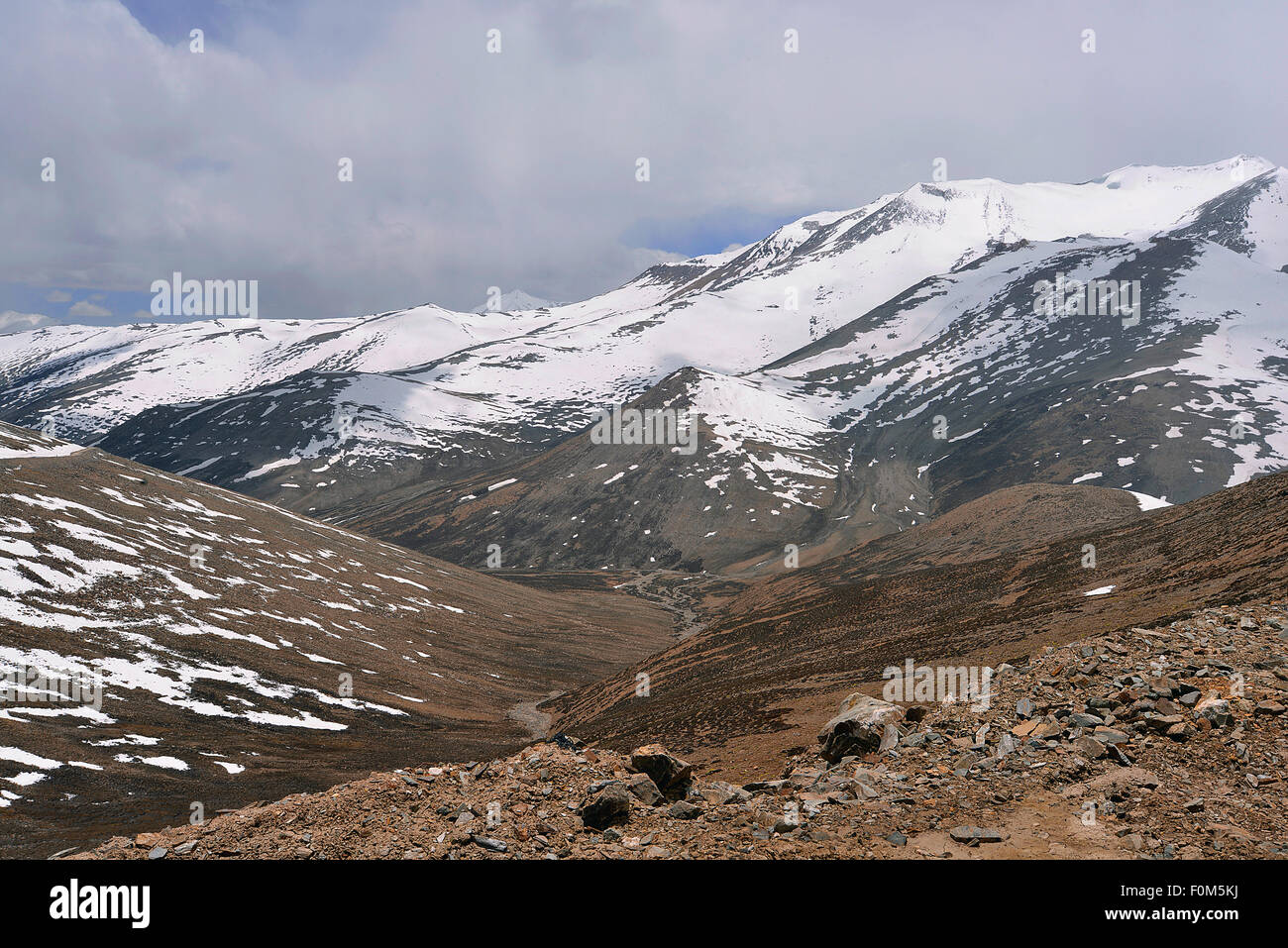 Jammu Cachemire Inde Ladakh En route pour Taglangla Passer le deuxième plus haute route carrossable à 5328 mètres Banque D'Images