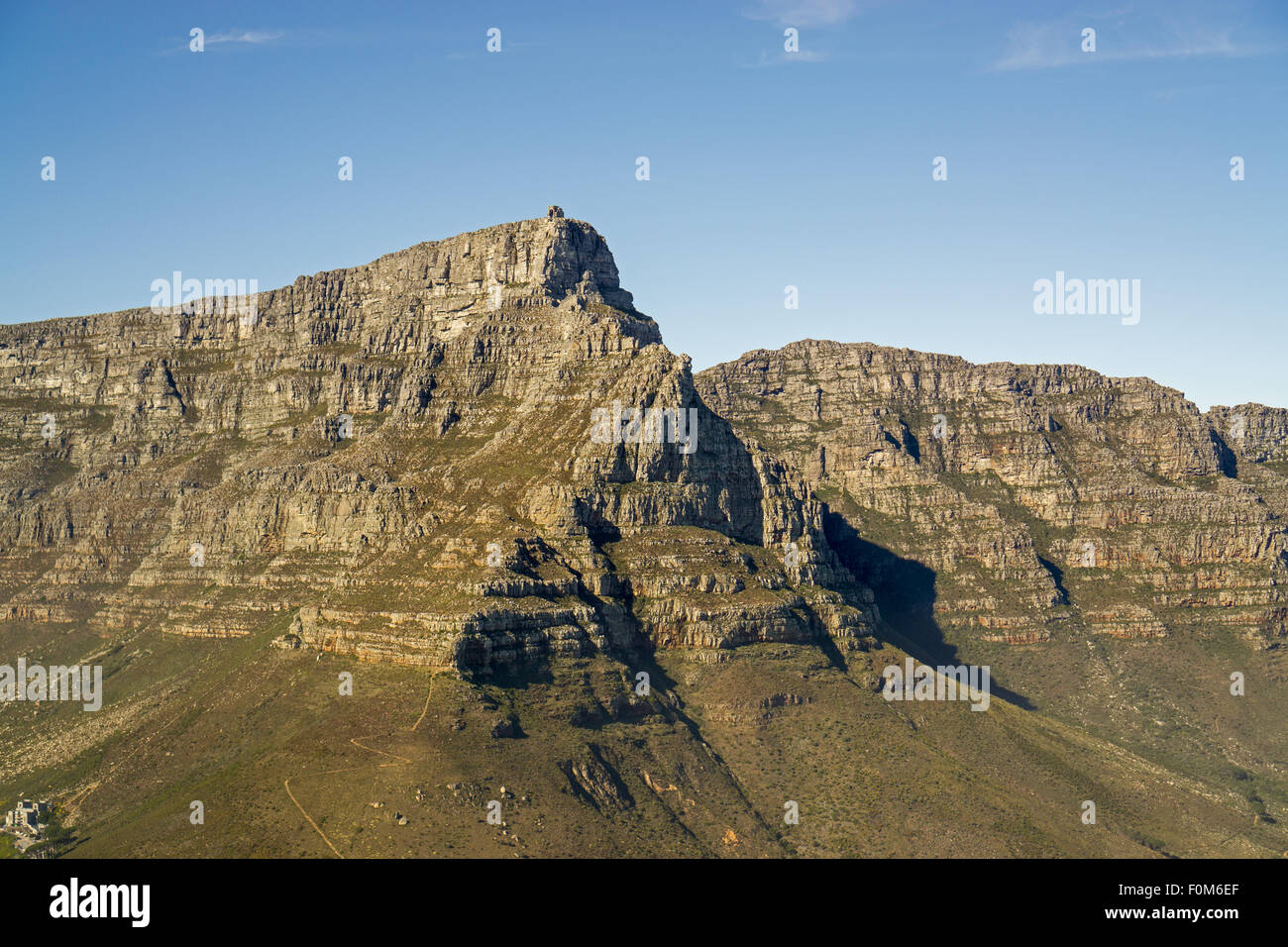 Une vue sur la Montagne de la table à partir de la tête de lion. Cape Town, Afrique du Sud - 01 août 2015 Banque D'Images