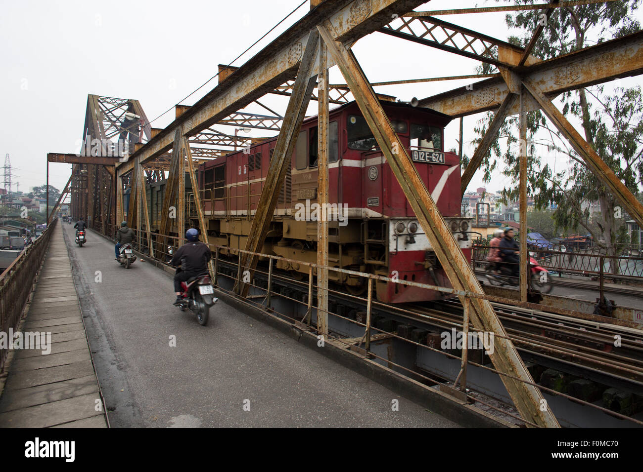 Nouveau pont Long Bien à Hanoi Banque D'Images