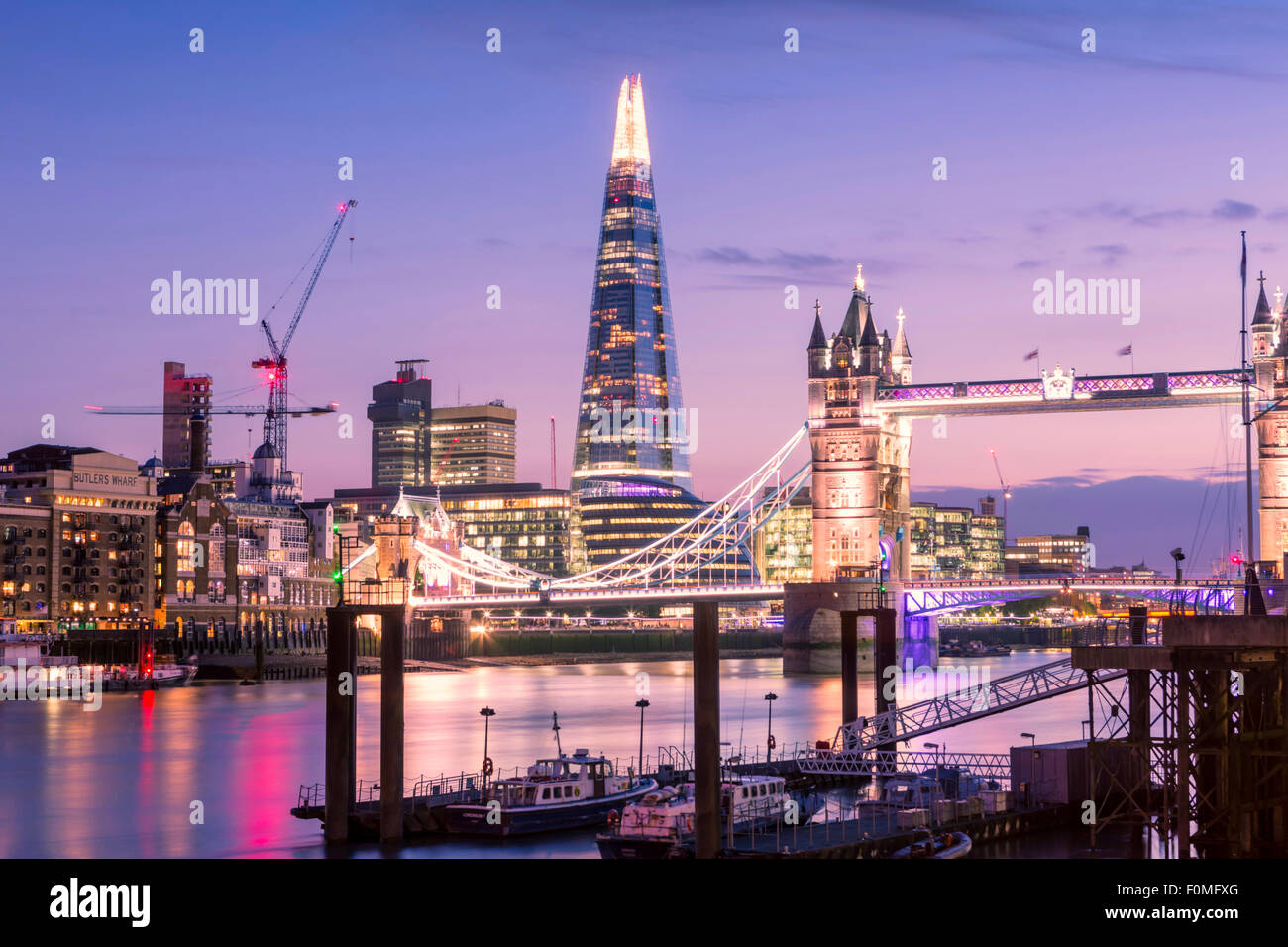 Tower Bridge, rivière Thames et le Shard building à Londres, Angleterre, RU Banque D'Images