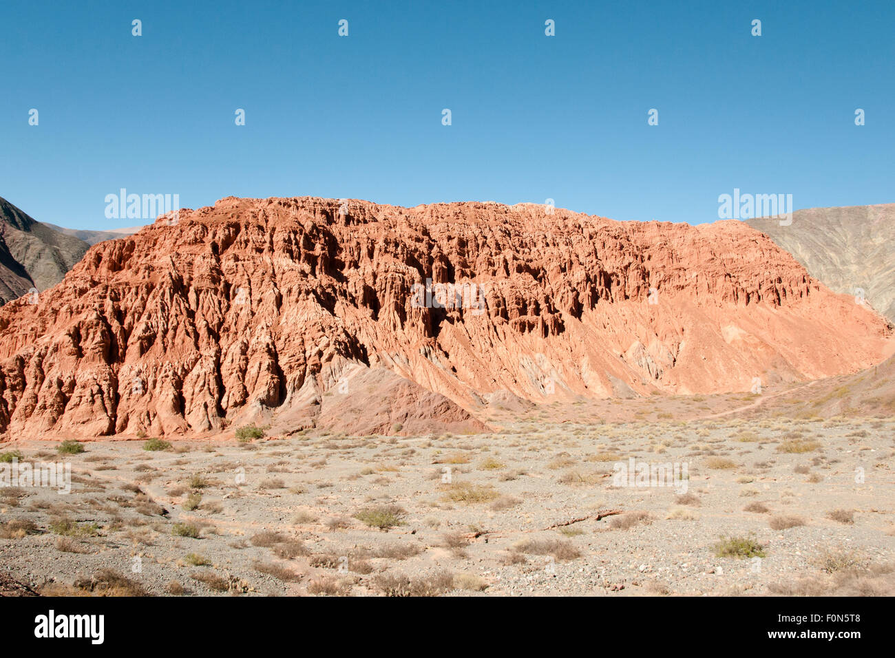 Colline rougeâtre - Purmamarca - Argentine Banque D'Images