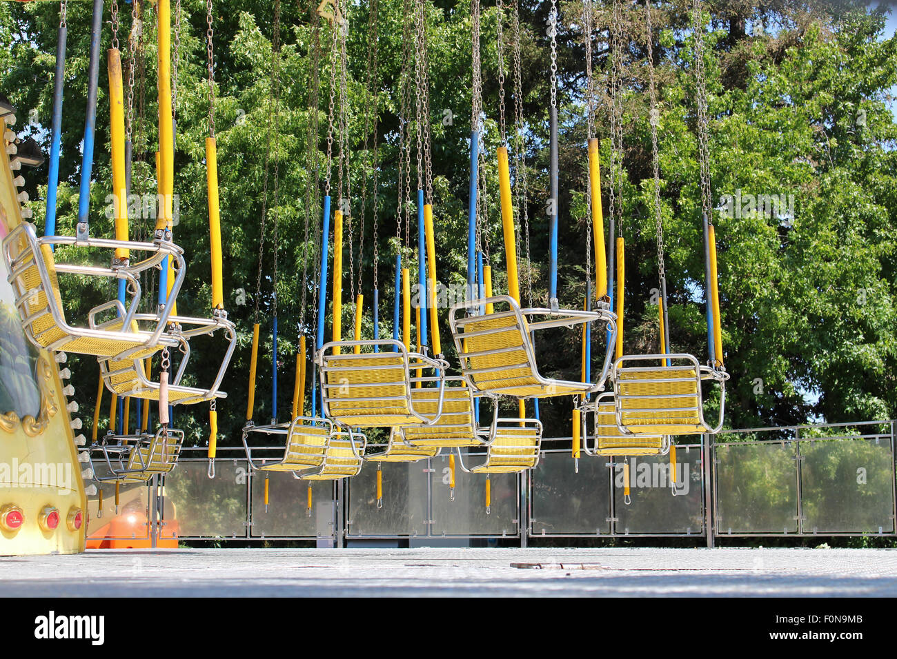 Carousel swing à la foire Banque D'Images