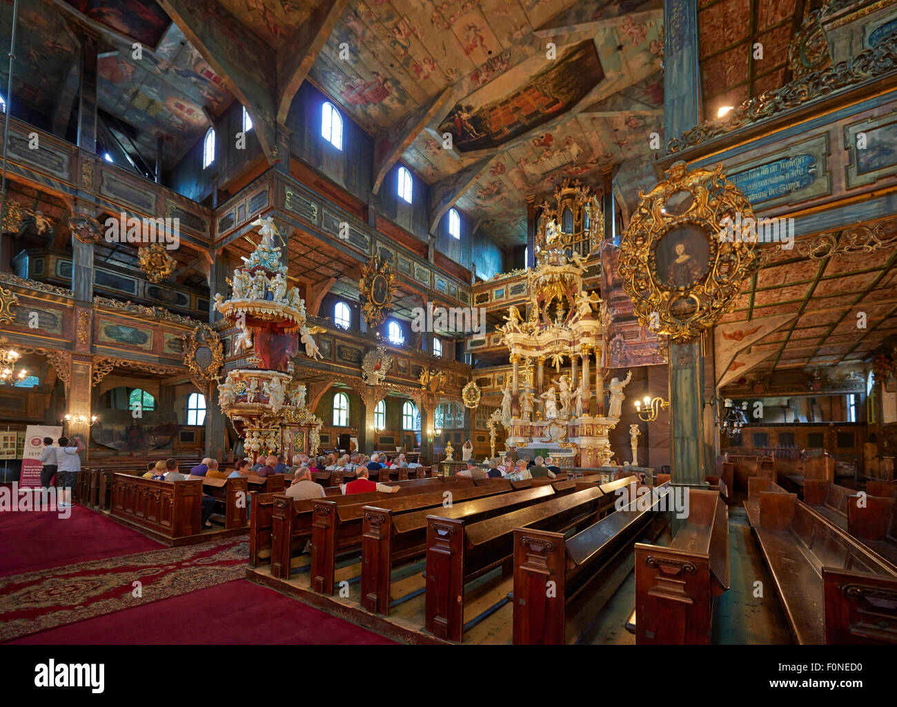 Tourné de l'intérieur de l'Église protestante en bois magnifiquement décoré de la paix en Swidnica, du patrimoine culturel mondial de l'UNESCO, Pologne Banque D'Images