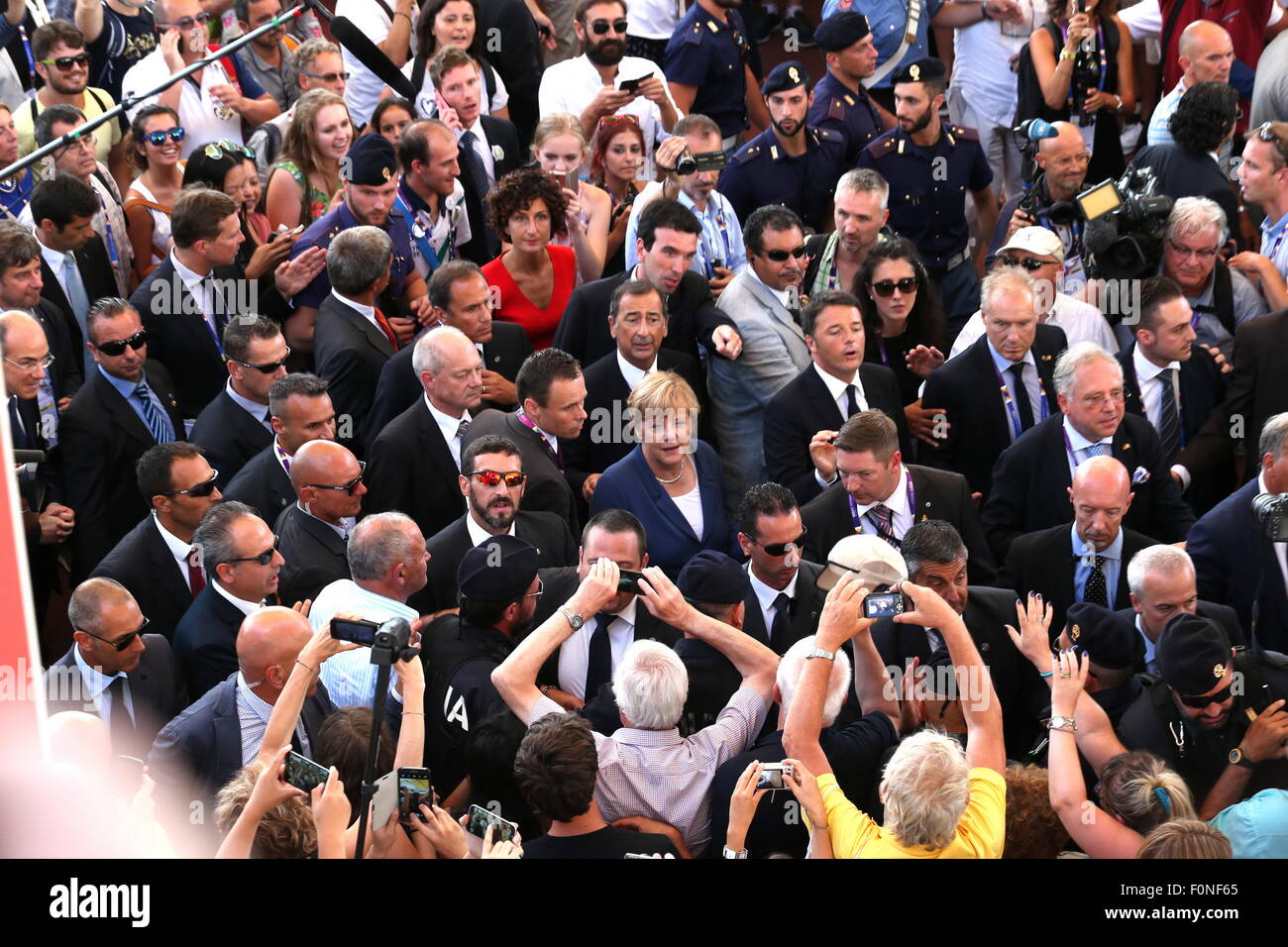La chancelière allemande Angela Merkel avec le premier ministre Matteo Renzi . L'Expo 2015. Milan. L'Italie. 17/08/2015 Banque D'Images