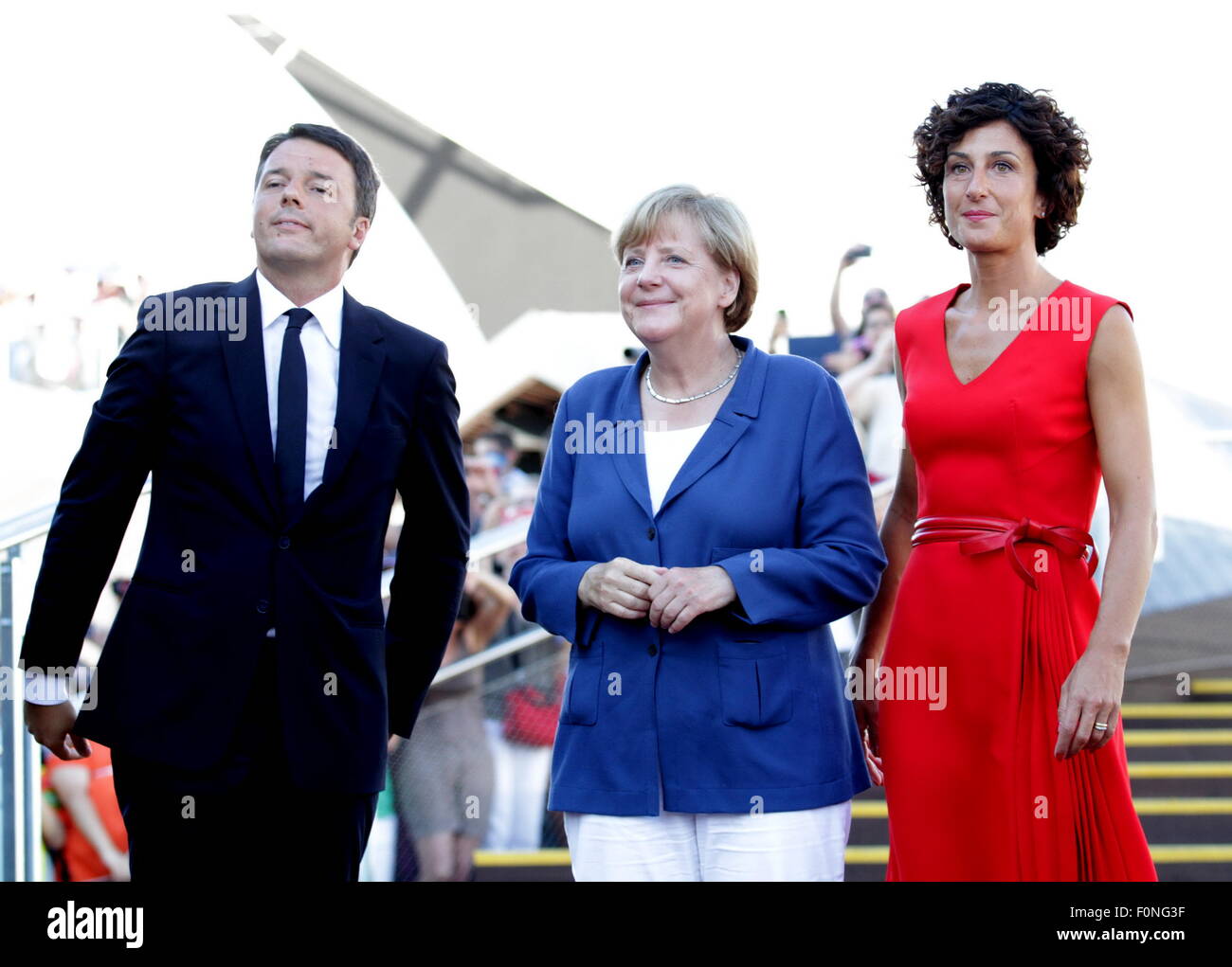 Toasts à la chancelière allemande Angela Merkel avec le premier ministre Matteo Renzi et son épouse Agnese Landini . L'Expo 2015. Milan. L'Italie. 17/08/2015 Banque D'Images