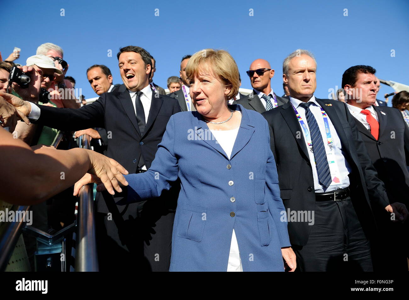 La chancelière allemande Angela Merkel avec le premier ministre Matteo Renzi . L'Expo 2015. Milan. L'Italie. 17/08/2015 Banque D'Images