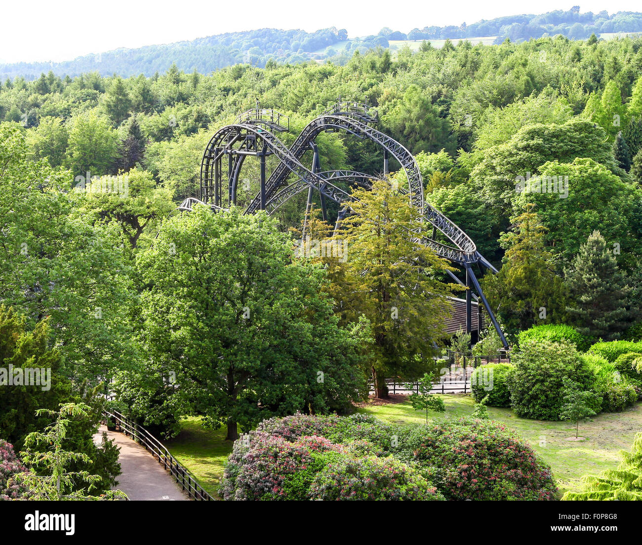 Le tour en montagnes russes Smiler au parc à thème Alton Towers Estate Gardens Staffordshire England UK Banque D'Images