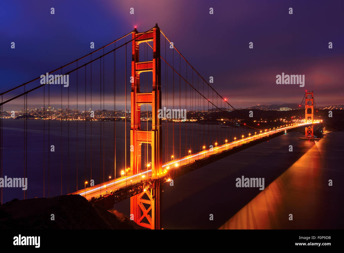 Golden Gate Bridge, San Francisco de nuit Banque D'Images