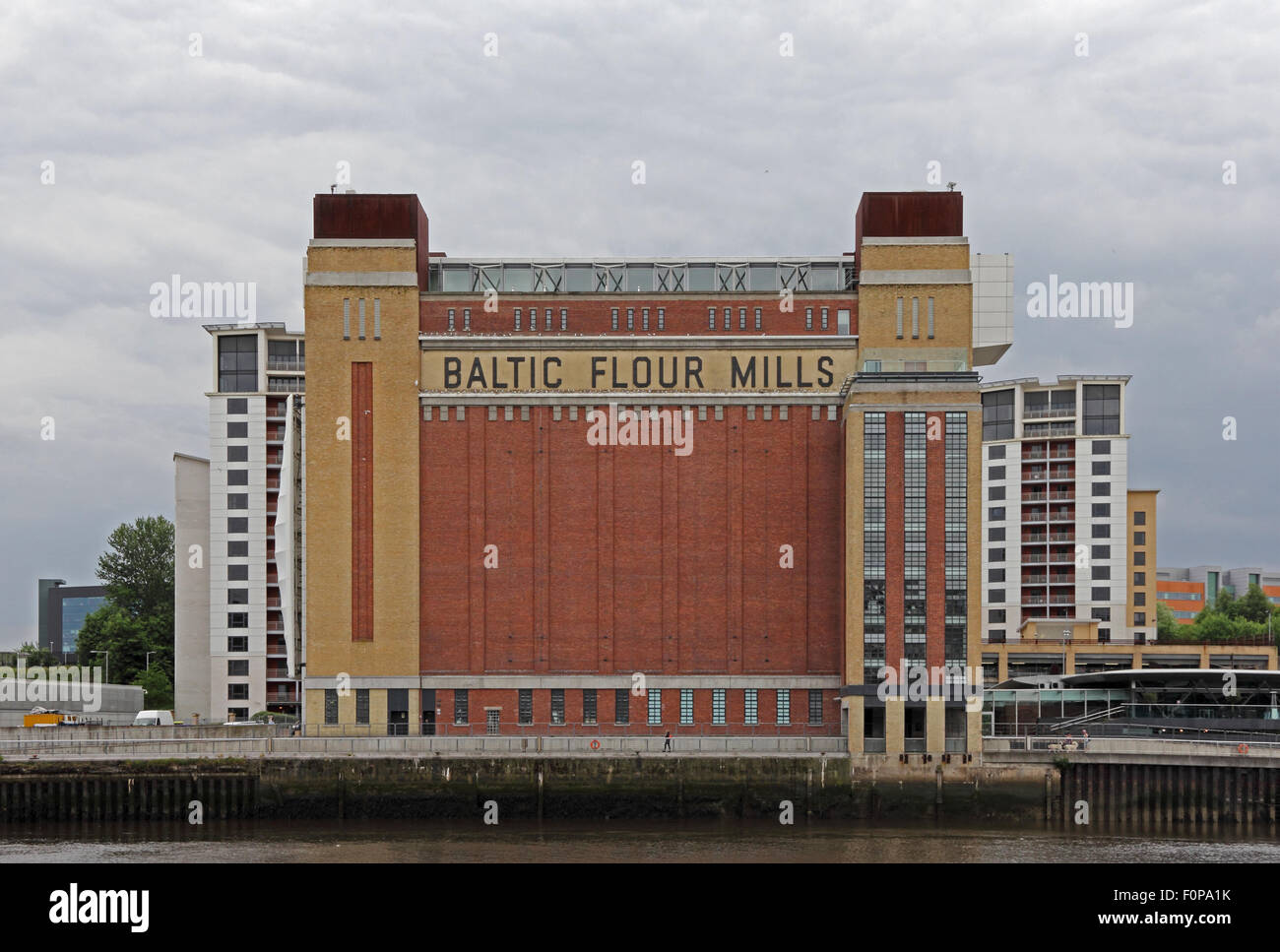 Baltique emblématique de moulins à farine, aujourd'hui un centre d'art contemporain, Gateshead Banque D'Images
