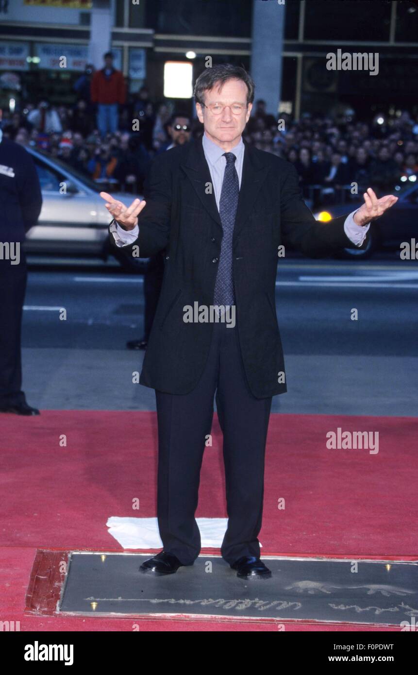 ROBIN WILLIAMS à l'honneur avec la main et pied Imprimer Chinese Theatre Los Angeles CA. 1998.k14410lr. © Lisa Rose/monde/Photos/Zuma Zuma sur le fil conducteur/Alamy Live News Banque D'Images