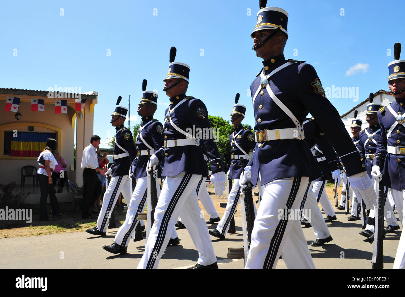 LOS SANTOS, PANAMA- 10 novembre : La Villa de los Santos, Panama. Garde présidentielle ont défilé au cours de l'indépendance de l'Espagne cel Banque D'Images