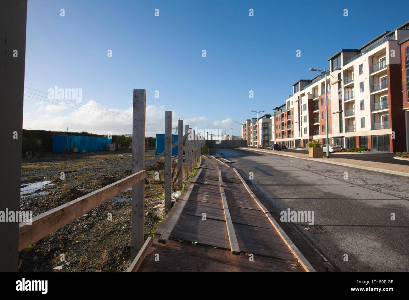 Appartement non fini à bloquer les sites Belmayne dans la banlieue de Dublin, en Irlande du Nord. Banque D'Images