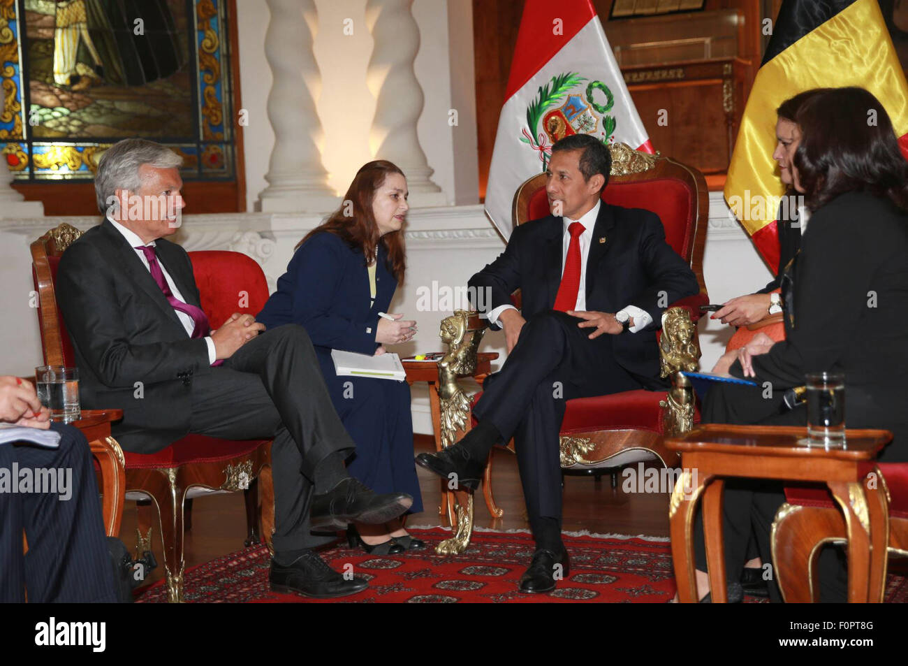 Lima, Pérou. Août 19, 2015. Le Président péruvien Ollanta Humala (C) se réunit avec le Ministre des affaires étrangères de Belgique Didier Reynders (L) à Lima, capitale du Pérou, le 19 août 2015. © ANDINA/Xinhua/Alamy Live News Banque D'Images