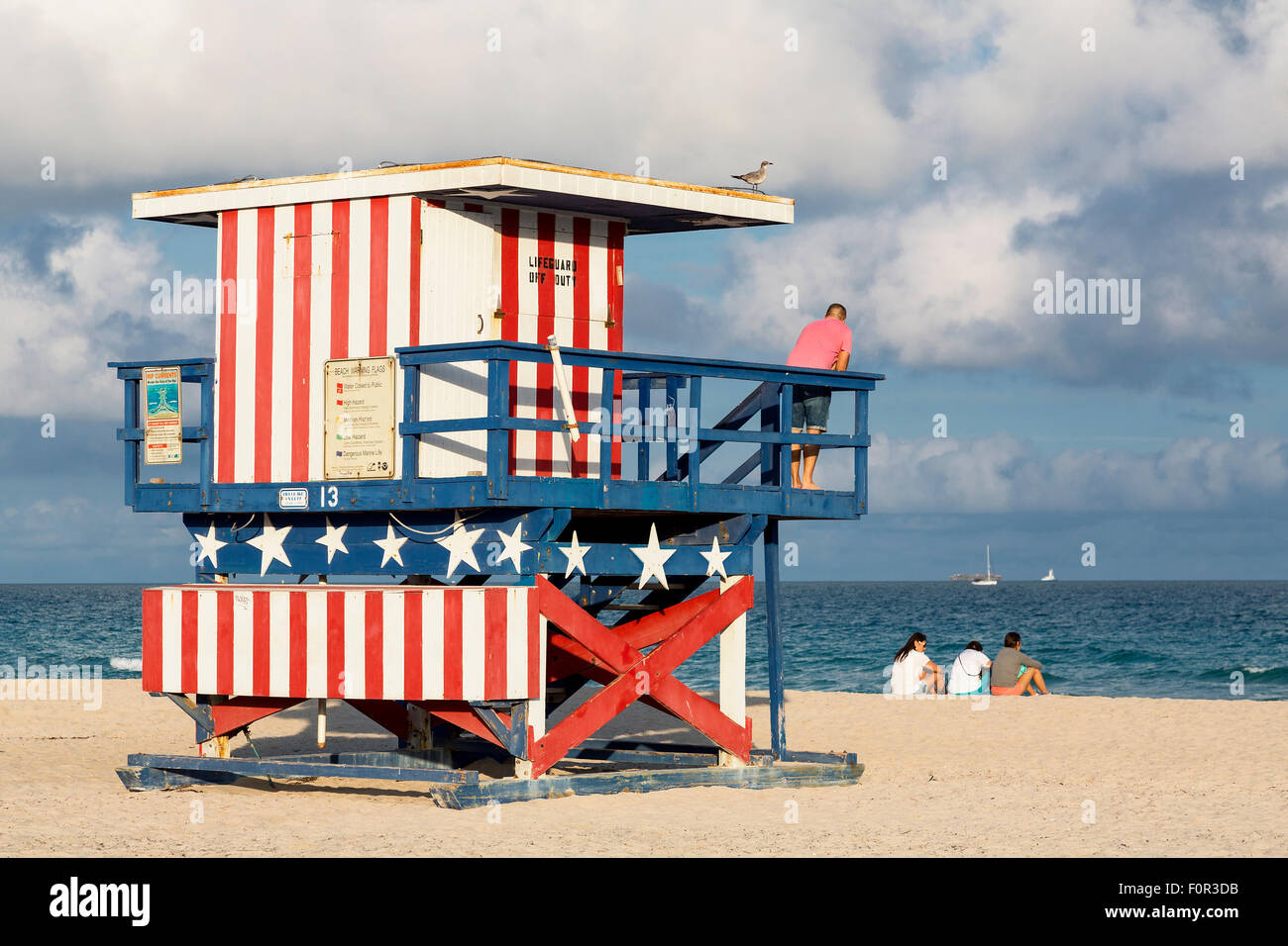 Lifeguard tower sur South Beach, Miami Banque D'Images